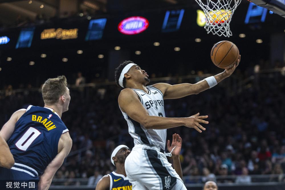 在激烈的英 在激烈的英